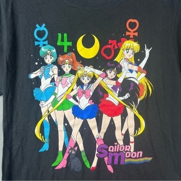 NWT Sailor Moon Graphic Tee Shirt From Hot Topic 2XL - Picture 2 of 4